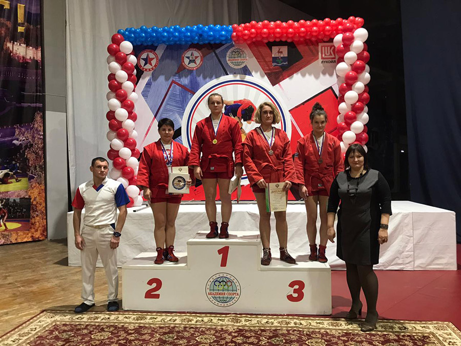 Приморские самбистки завоевали медали на Кубке России