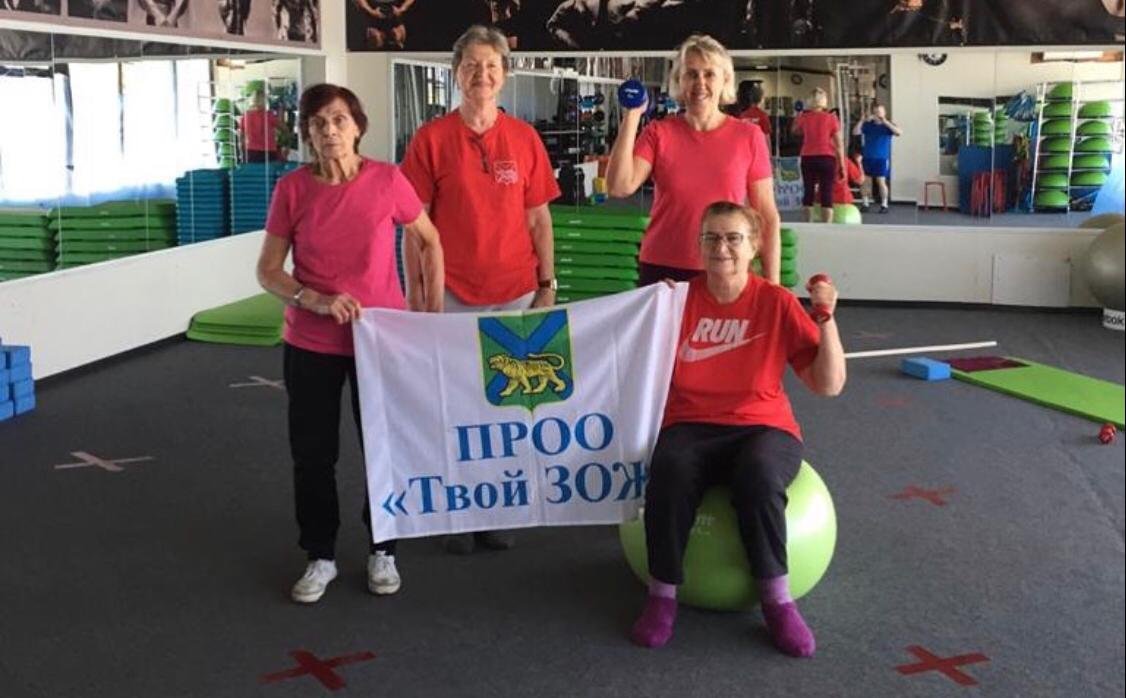В спорткомплексе «Олимпиец» проводят адаптивную гимнастику для пенсионеров в рамках социального проекта