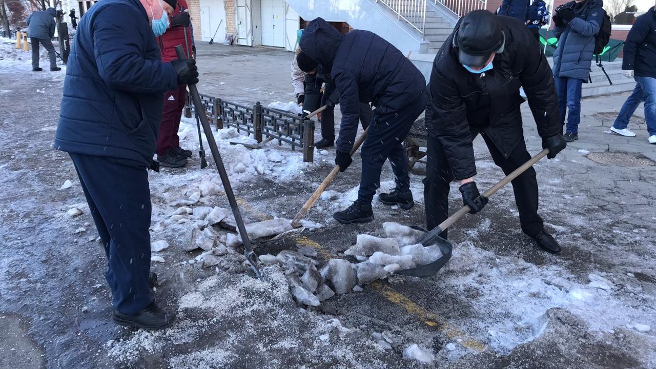 Спортсмены Приморья присоединились к общегородскому субботнику