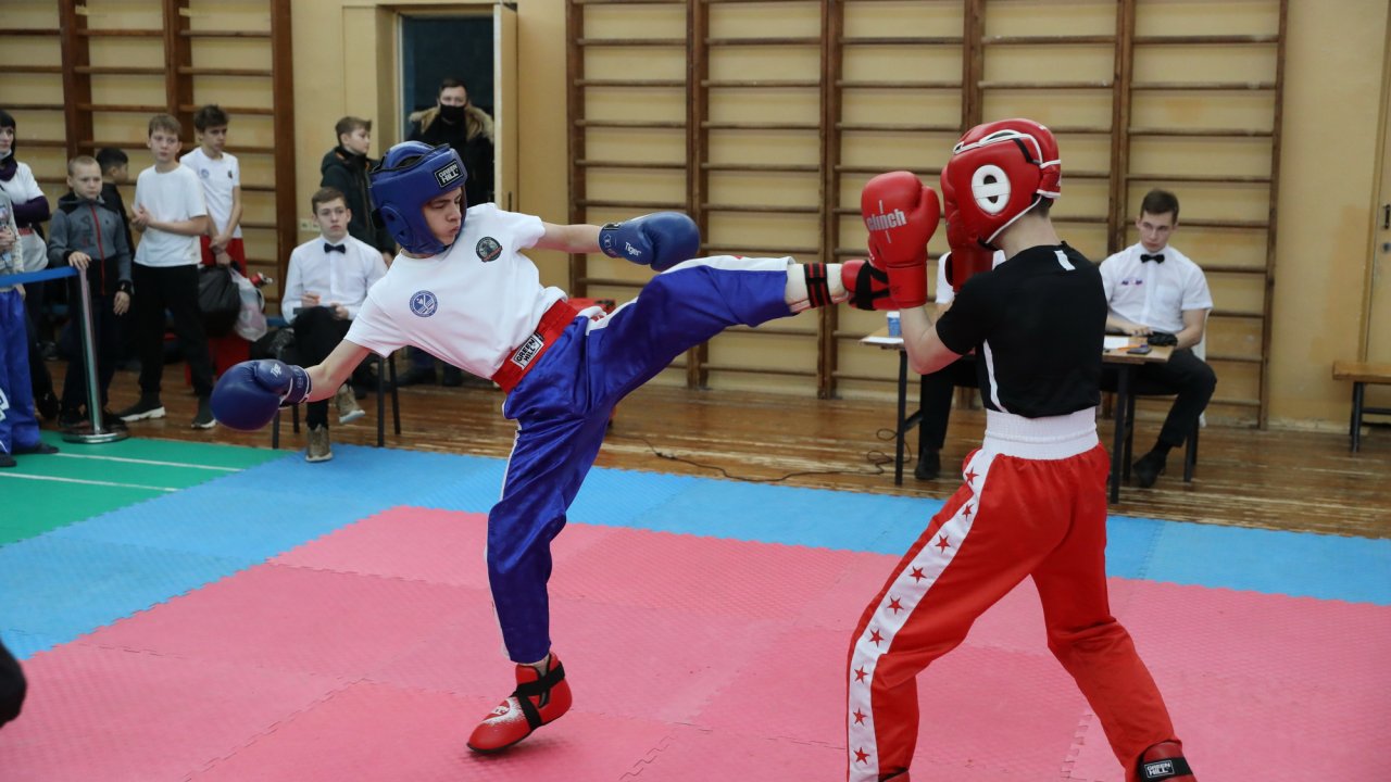 Во Владивостоке прошли чемпионат и первенство по кикбоксингу