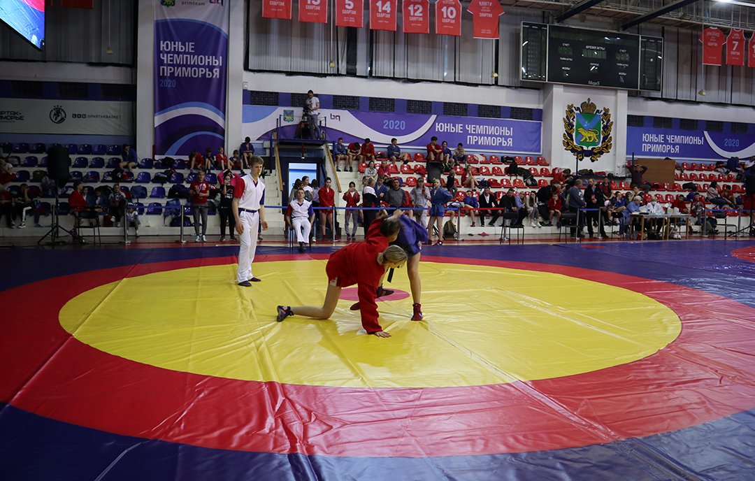 Детский краевой турнир Гран-при по борьбе самбо прошел во Владивостоке