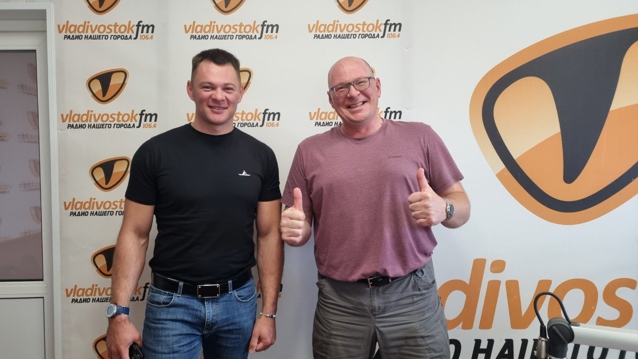 Каноист Иван Штыль стал гостем радиостанции «Владивосток FM»