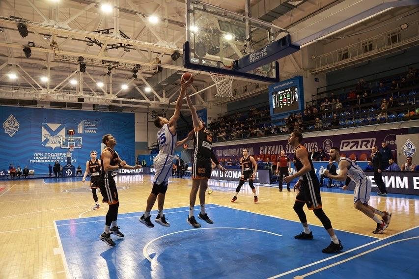 Баскетболисты «Динамо» переиграли «Иркут» в заключительном матче года