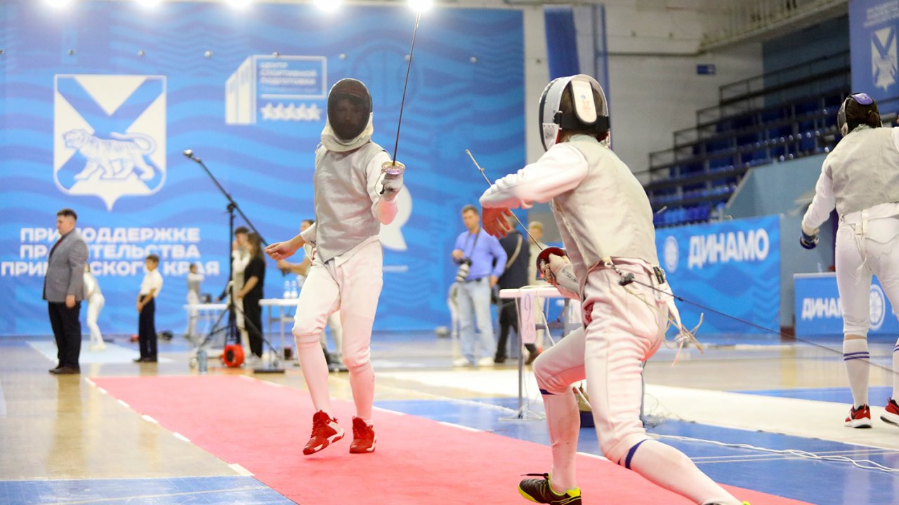Подведены итоги первого чемпионата Дальнего Востока по фехтованию