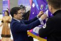 Герб Якутии появился на флаге эстафеты первых международных зимних игр «Дети Приморья»