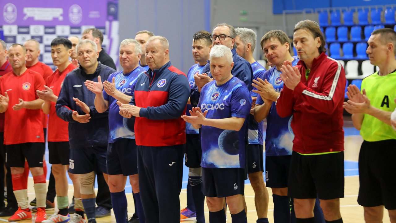 Ветераны Дальневосточного футбола сыграли в Турнире памяти Олега Бондаря